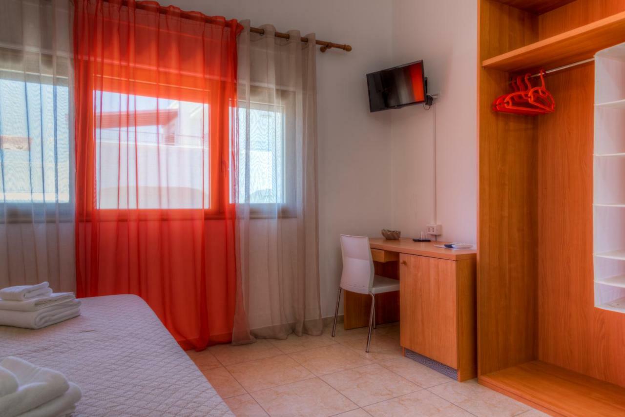 Aquarium Residence San Pietro in Bevagna Luaran gambar