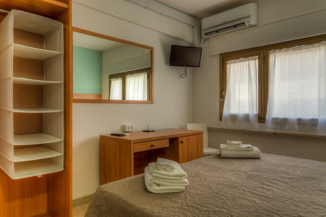 Aquarium Residence San Pietro in Bevagna Luaran gambar