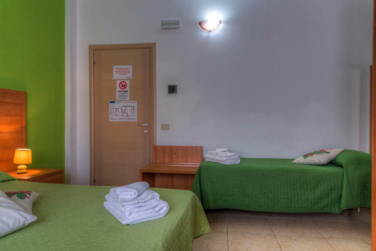 Aquarium Residence San Pietro in Bevagna Luaran gambar