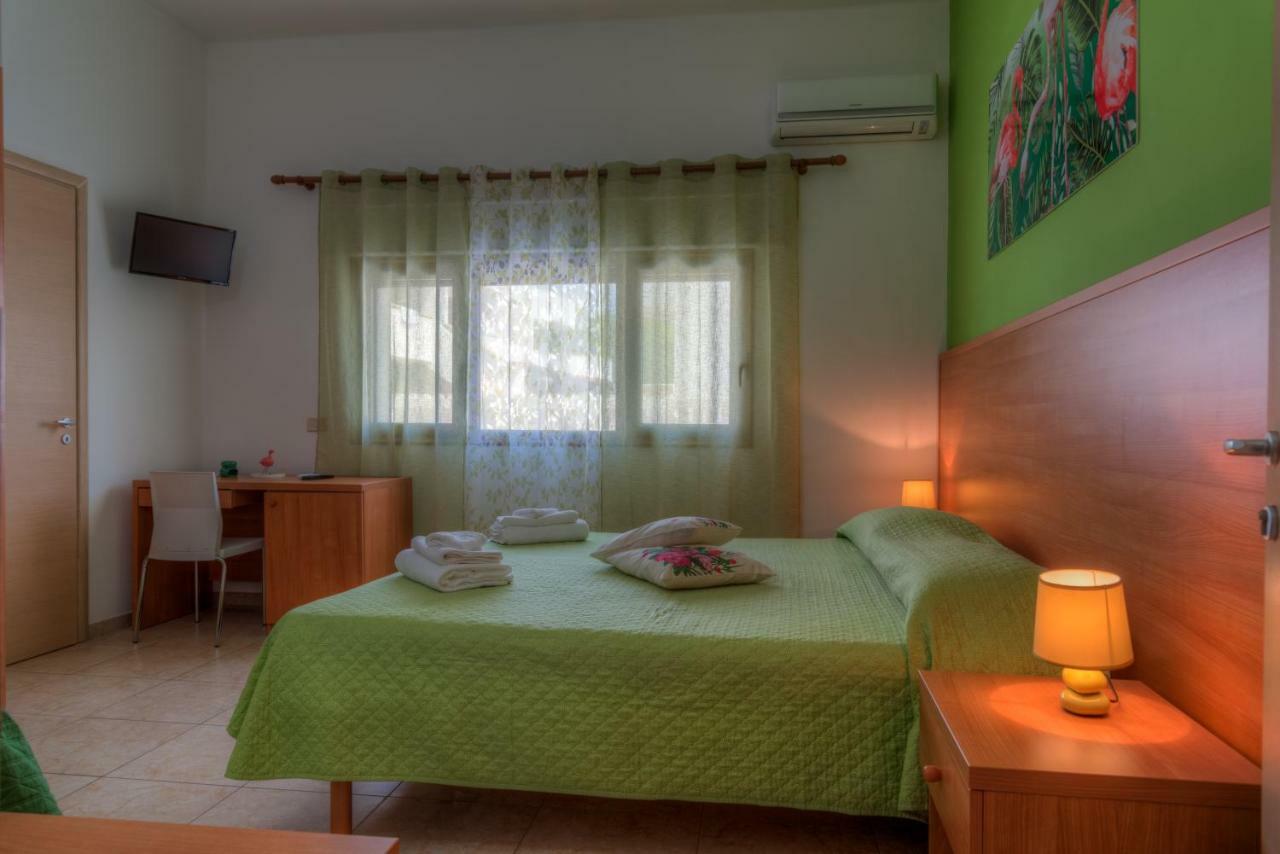 Aquarium Residence San Pietro in Bevagna Luaran gambar