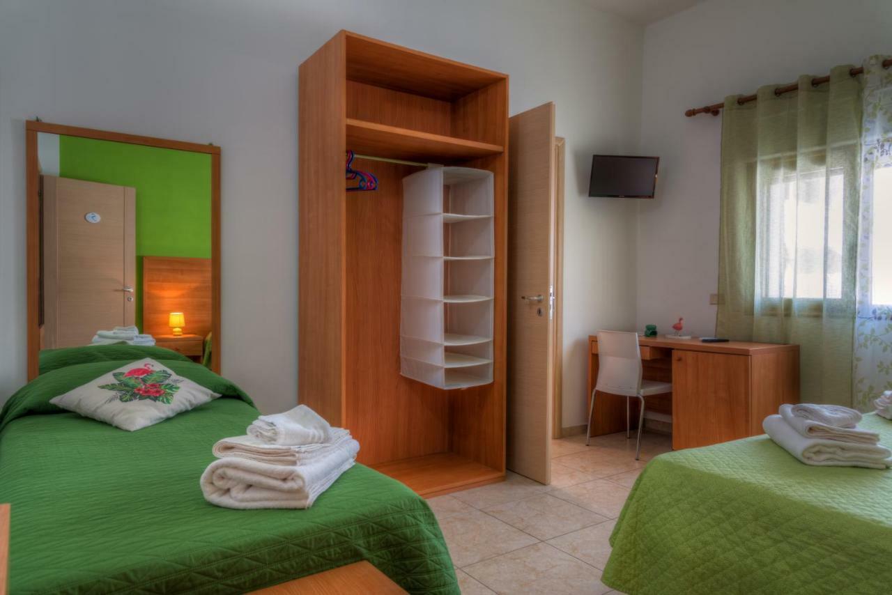 Aquarium Residence San Pietro in Bevagna Luaran gambar