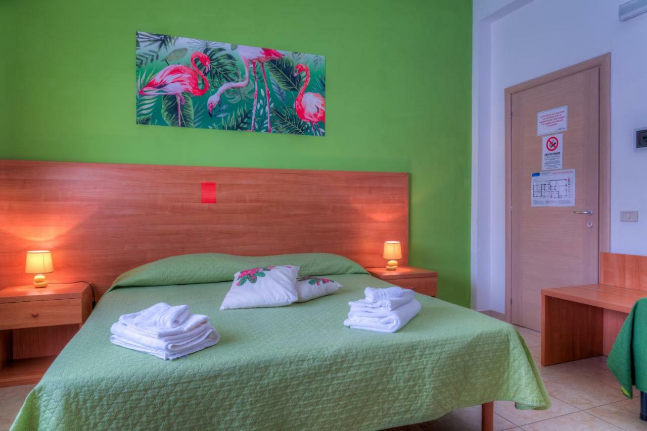 Aquarium Residence San Pietro in Bevagna Luaran gambar
